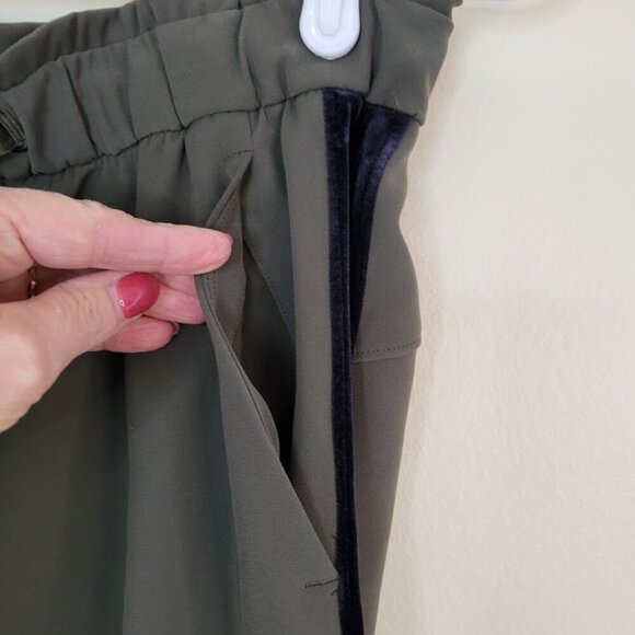 Lululemon On the Fly Jogger Velvet Trim Green Drawstring Athletic Pant Size 2 - Picture 5 of 11